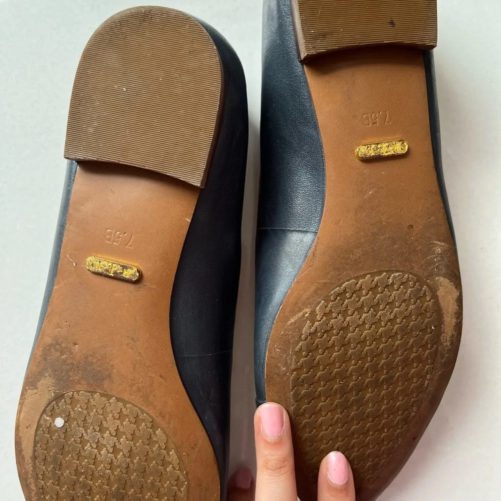 CLEARANCE 🚨 Authentic LAUREN RALPH LAUREN Navy Blue Farrel 100% Leather Flats - Picture 12 of 12